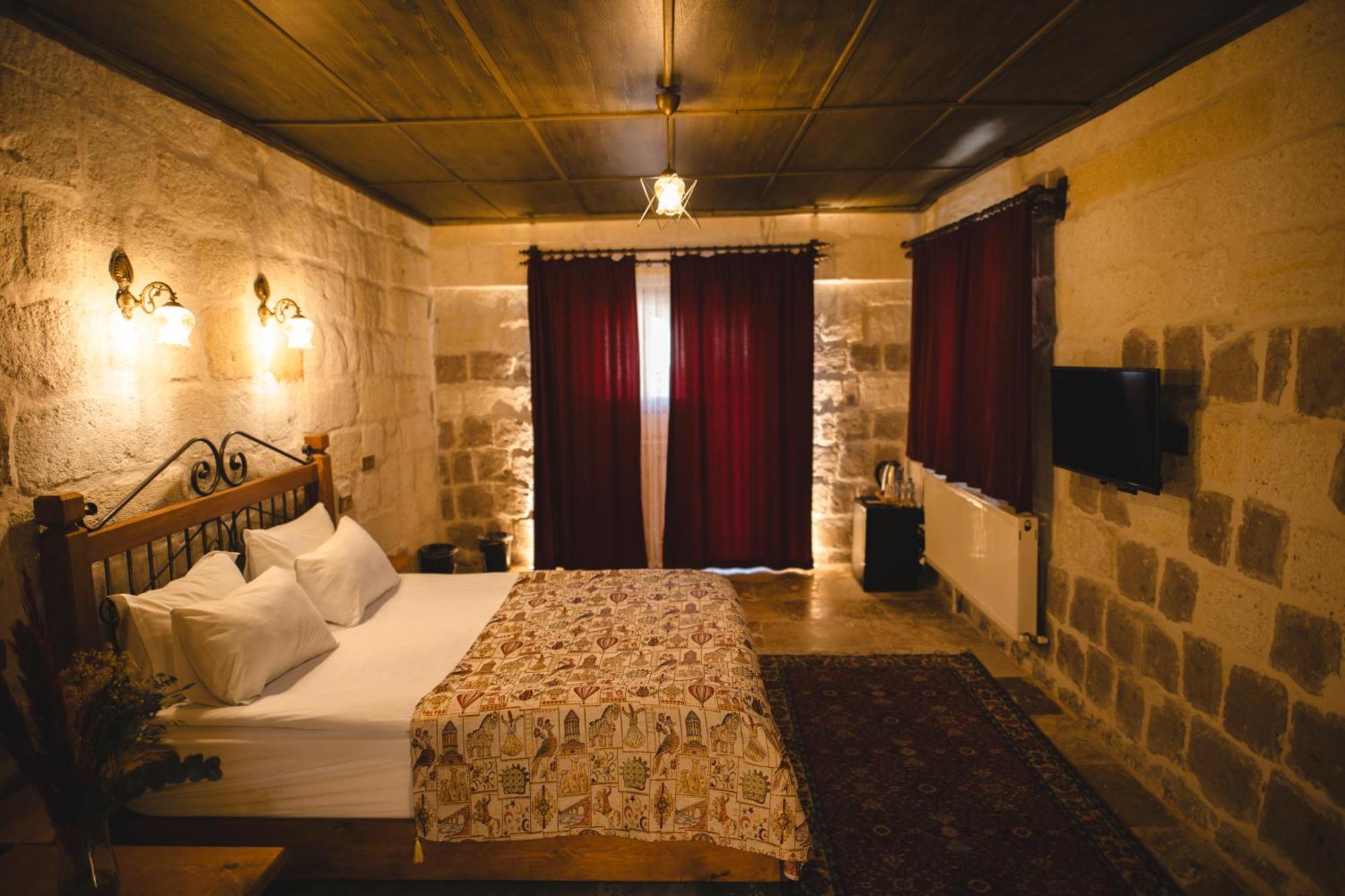 Cavusin Cave House-Cappadocia Bed & Breakfast Goreme Exterior photo